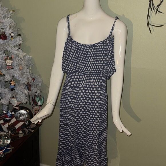 AVENUE  Blue and White Patterned Dress - Picture 2 of 6